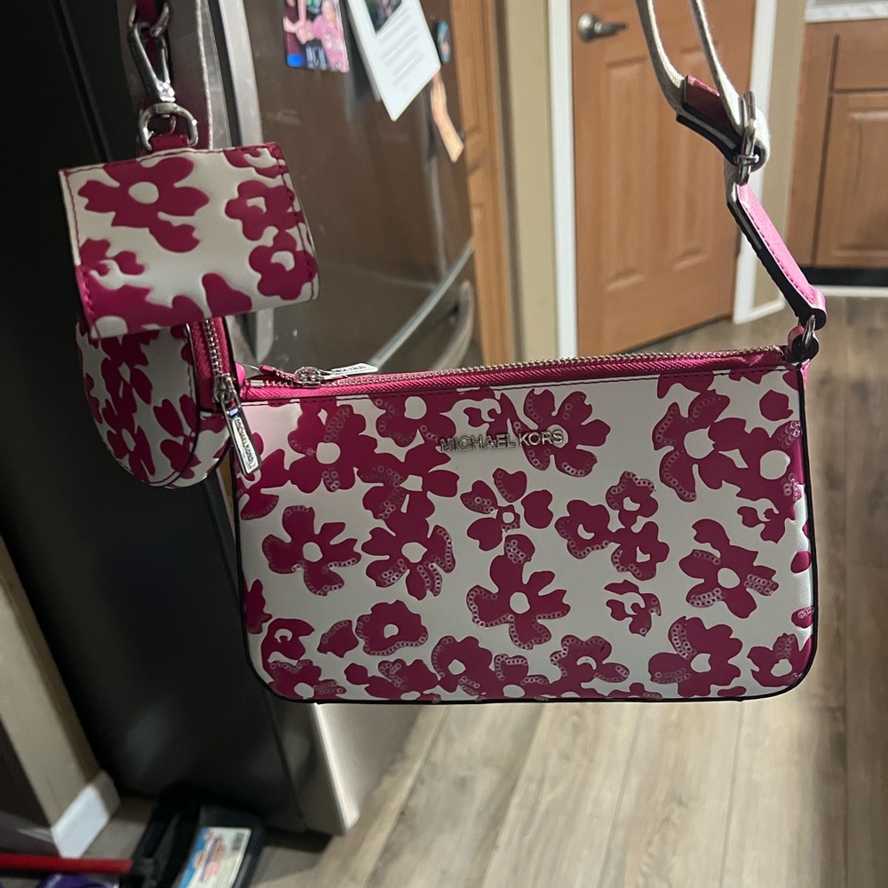 Michael Kors Dragonfruit Jet Set Travel Women's Bag